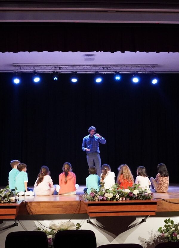 Curs de teatru pentru copii 8 - 14 ani